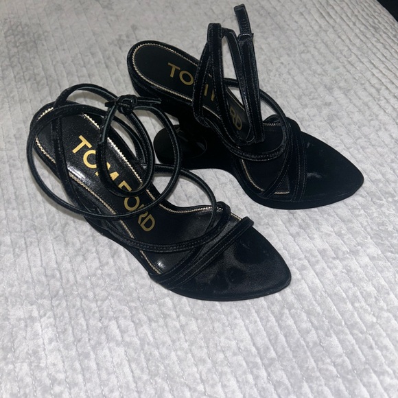 Tom Ford Elegant Black Strappy Heels - Picture 2 of 8